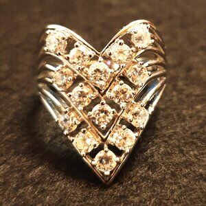 Elegant Vintage Cubic Zirconia Sterling Silver Heart-Shaped Cluster Ring